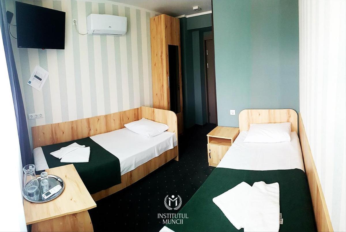 Hotel Institutul Muncii Kišiněv Exteriér fotografie